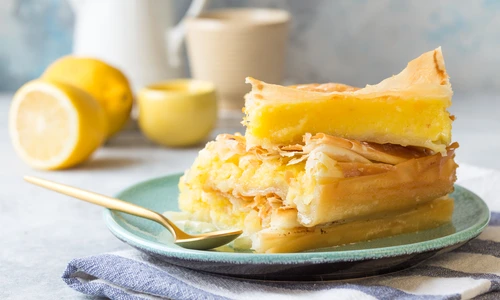 Placinta Bougatsa  Sursa foto shutterstock 1961595190 jpg