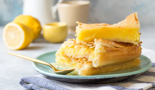 Placinta Bougatsa  Sursa foto shutterstock 1961595190 jpg