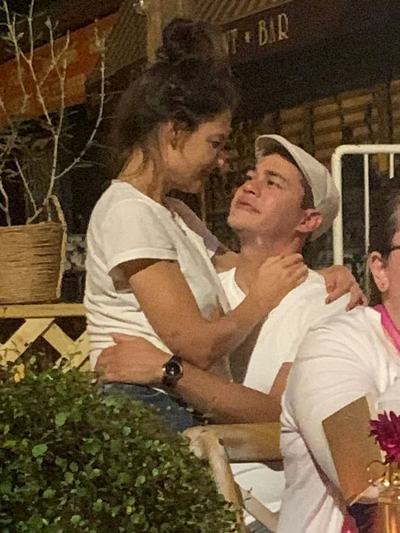 
    Katie Holmes si iubitul  