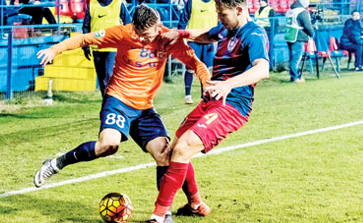 Cu Mutu pe bancă din postura de antrenor, ASA s-a calificat în play-off