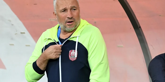 Dan Petrescu, și bolnav, și cu banii luați. Dovada că CFR Cluj este în sapă de lemn