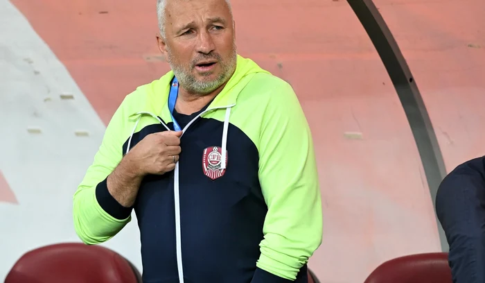 Dan Petrescu, tehnicianul celor de la CFR Cluj  Foto/sportpictures
