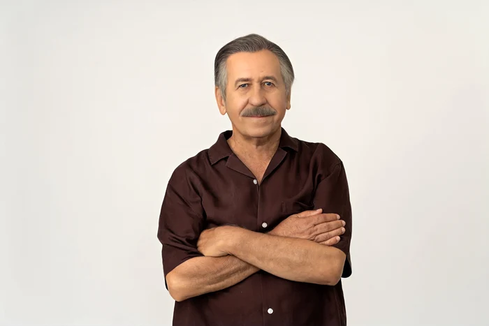 Întinerit pentru rolul din „Tătuțu”. FOTO: Pro TV