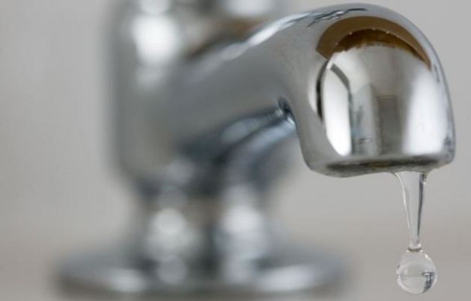 Giurgiu se împrumută pentru a schimba contoarele de apă. Unde este cea mai scumpă apă din țară