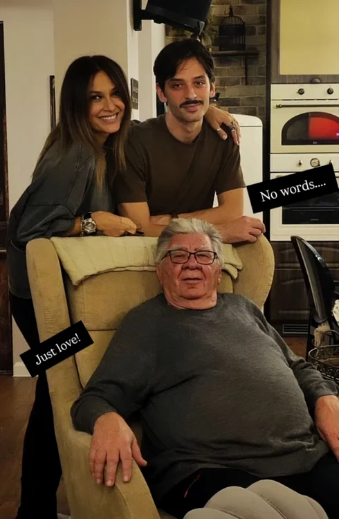 Anca Țurcașiu alături de fiul și tatăl ei / Foto: Instagram