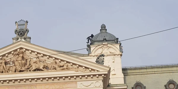 barbat teatru iasi sursa ziarul de iasi