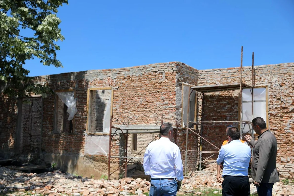 Casa din Goiești în care și-a petrecut copilăria Alexandru Macedonski, în curs de reabilitare (© Facebook / Cosmin Vasile)