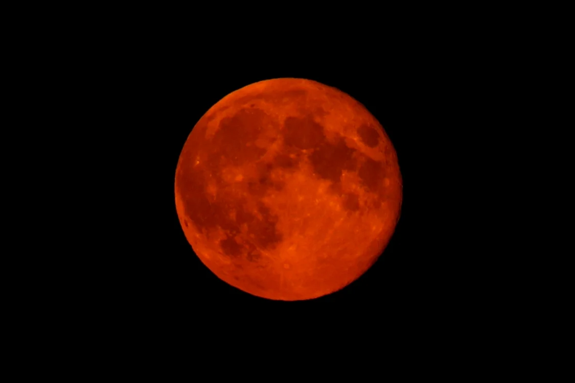 
    Eclipsa totală de Lună a început la ora 4.00 dimineațaFoto: Getty  
