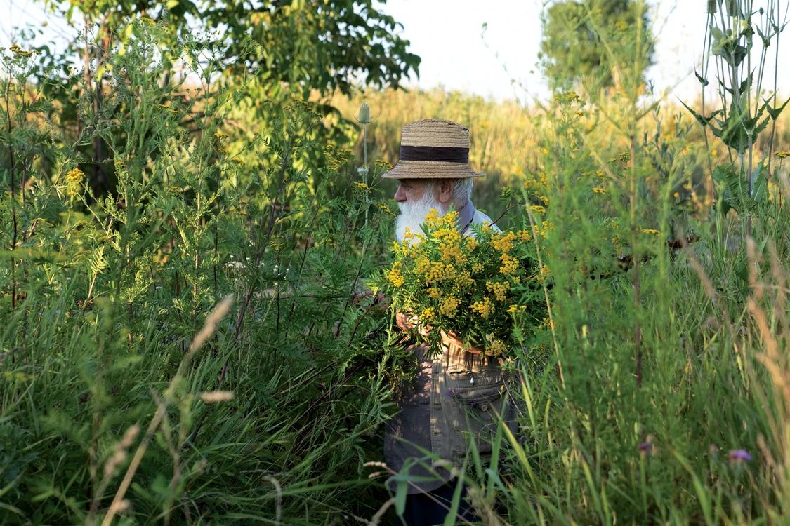 Ștefan Câlția, mereu în mijlocul naturii. FOTO: Diana Iabrașu