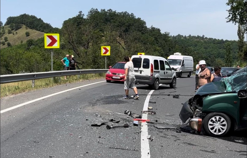 Jurnalistul Alex Dima, martor la un accident produs de un șofer iresponsabil: „Mă bântuie strigătele de ajutor ale tatălui” 