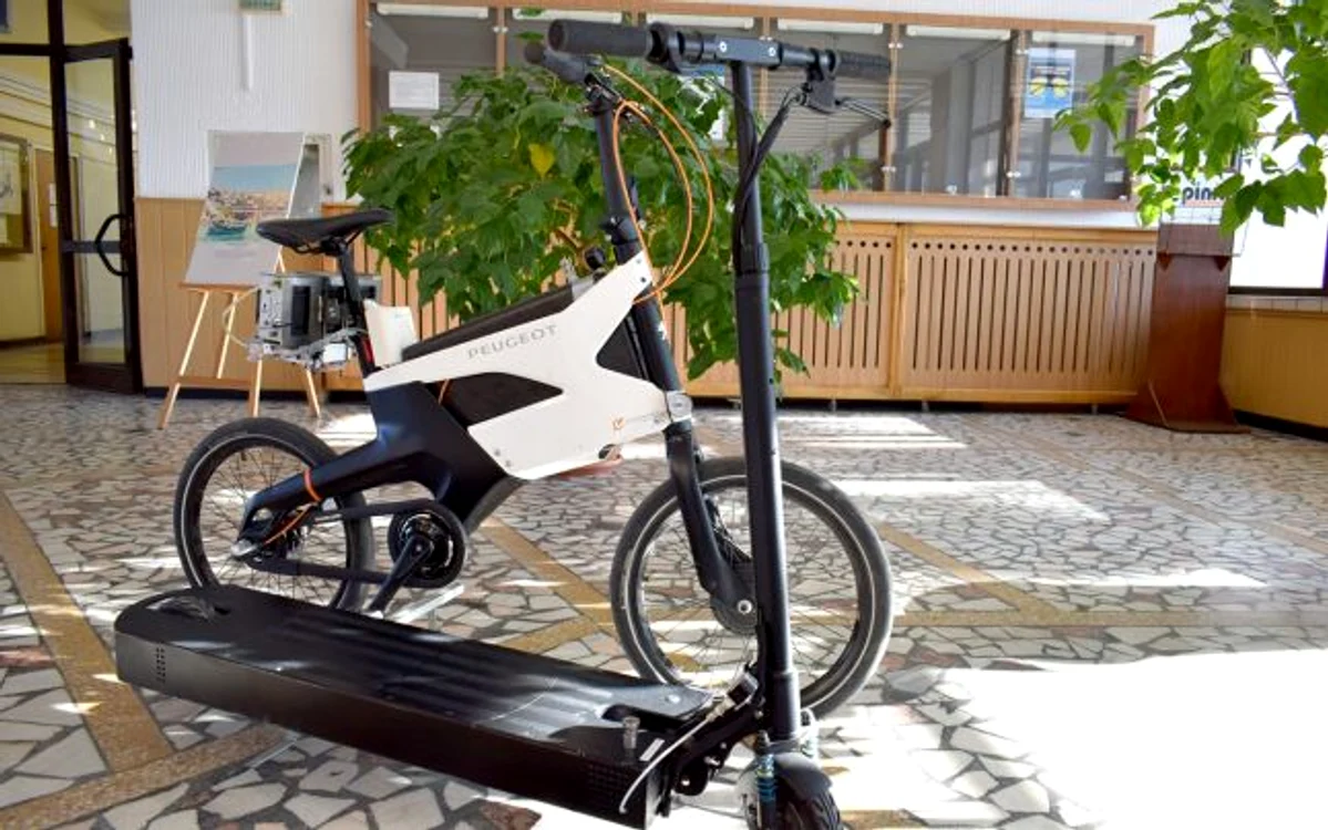 Bicicleta şi trotineta create la Facultatea de Mecanică din Iaşi FOTO tuiasi.ro