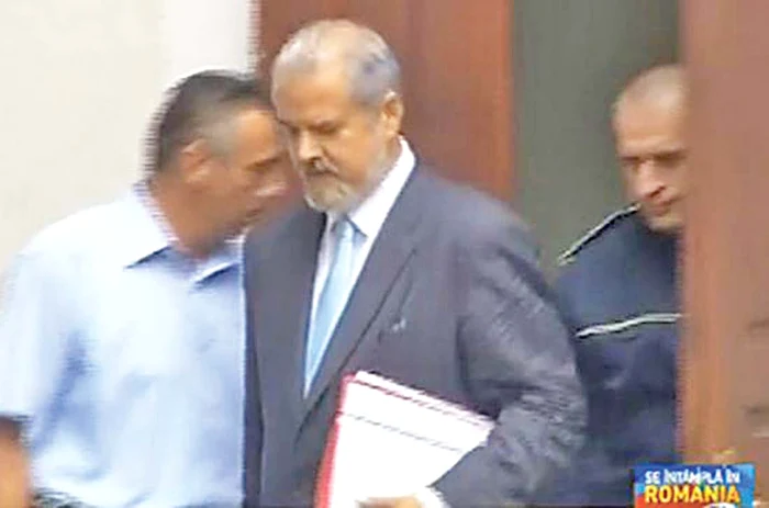 
    Așa arată acum  Năstase, după ultimele 7 luni de pușcărie  