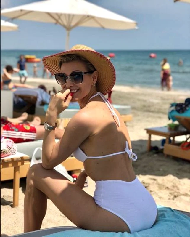 Cristina Rus sexy iulie 2018 (2) jpeg
