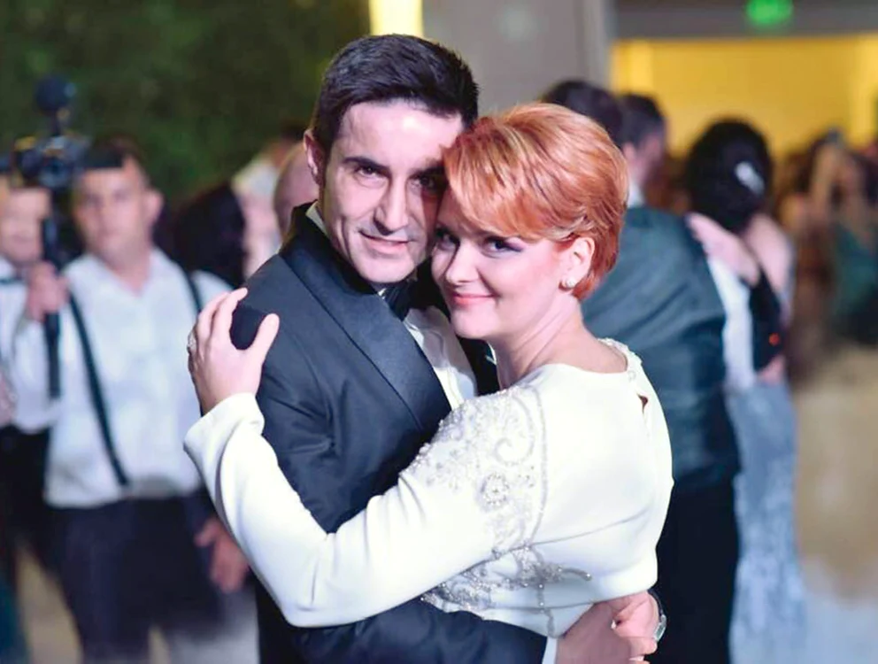 
    Dansul mirilor:  Claudiu Manda  şi Olguţa Vasilescu Fotografii: Facebook / Lia Olguţa Vasilescu   