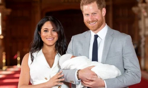 Prima fotografie cu copilul lui meghan markle si al printului harry jpeg