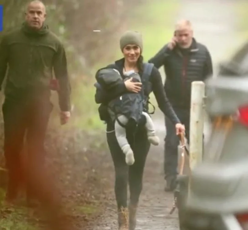 Imaginile făcute de paparazzi care l-au înfuriat pe Harry