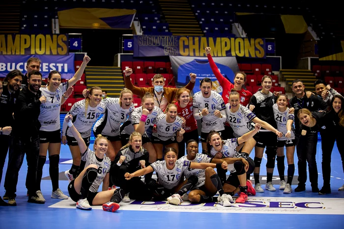 Tigroaicele au jucat fără fani în Sala Polivalentă din BucureștiFoto: sportpictures.eu