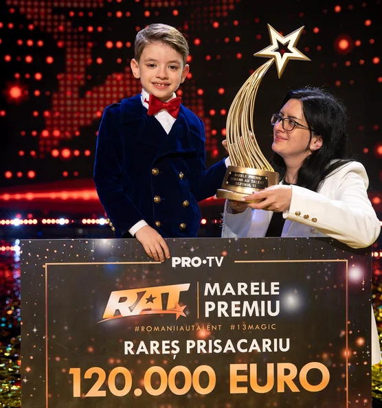 Rareș Prisacariu, câștigătorul Românii au talent 2023, alături de mama lui FOTO Pro TV