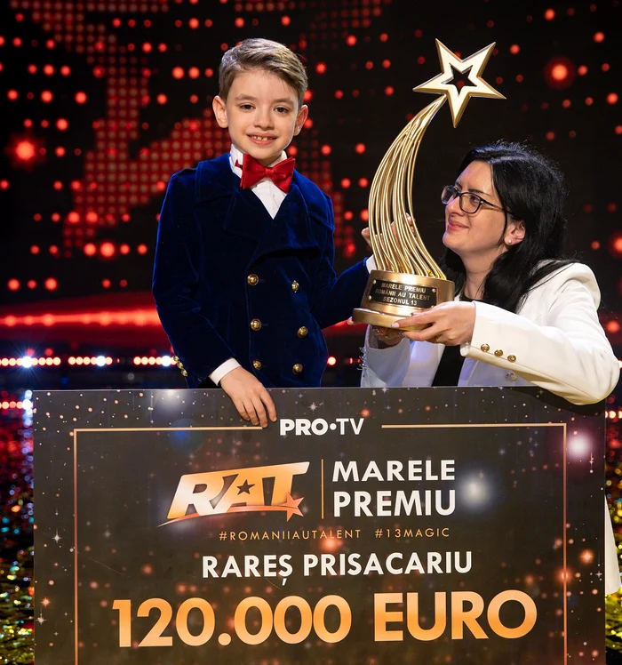 Rareș Prisacariu, câștigătorul Românii au talent 2023, alături de mama lui FOTO Pro TV