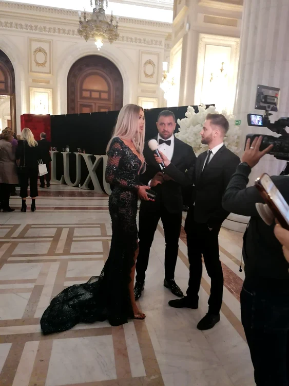 Bianca Drăgușanu și Alex Bodi au ajuns în aceeași seară și la Gala Luxury