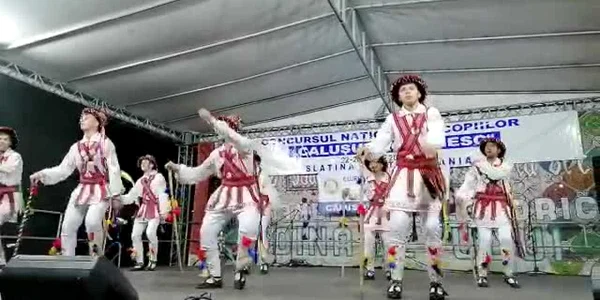Câştigătorii trofeului festivalului-concurs pentru copii „Căluşul Românesc“, Slatina, ediţia a XXII-a: Formaţia „Hora Florilor“ Osica de Jos