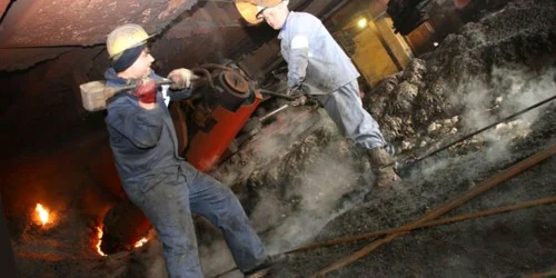 ArcelorMittal are de suferit din cauza blocajului de pe Dunăre. 