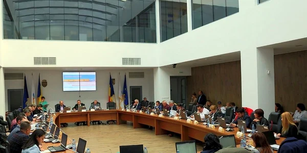 Consiliul local Galaţi în şedinţă FOTO Costel Crângan