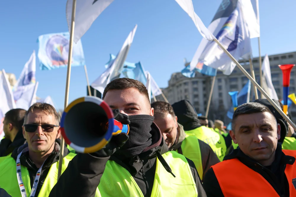 Protest al angajaților din administrația publică în Capitală. Restricții de circulație