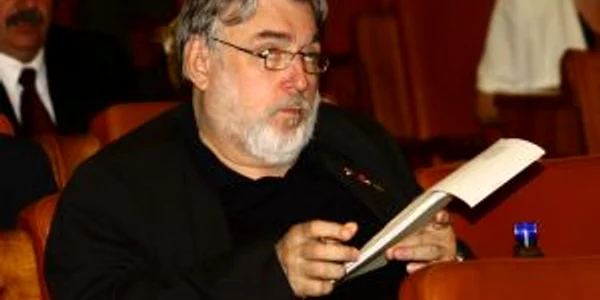 Adrian Păunescu s-a stins din viaţă vineri dimineaţă