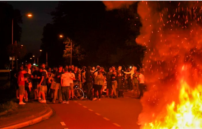 Olandezii au protestat faţă de afganii evacuaţi FOTO Twitter