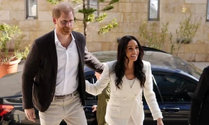 Prințul Harry și Meghan Markle în costum alb în Iordania   profimedia 1078068333 jpg