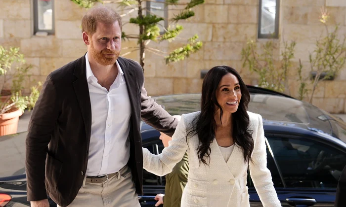 Prințul Harry și Meghan Markle în costum alb în Iordania profimedia 1078068333 jpg