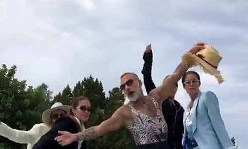 1 gianluca vacchi travesti 4 jpg jpeg