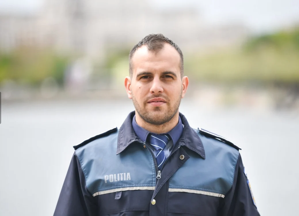 Polițistul Florin Toma și-a donat bonusul din salariu petru a cumpăra alimente copiilor sărmanifoto: arhiva Florin Toma