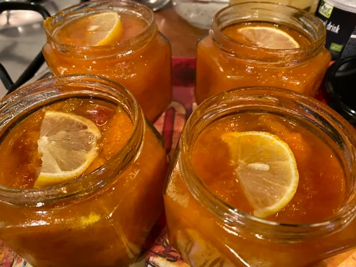 Dulceața de caise arată apetisant