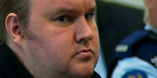 Kim Dotcom a fost reţinut, fiind acuzat de autorităţile neozeelandeze de fraudă şi piraterie online