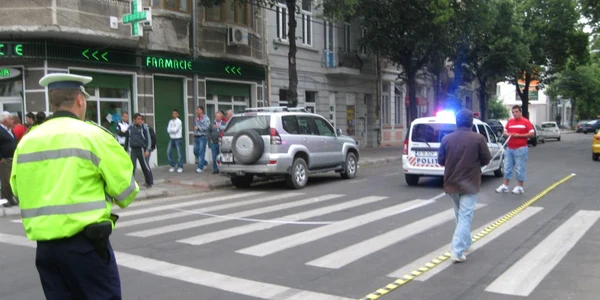 Poliţiştii acţionează în zona trecerilor de pietoni