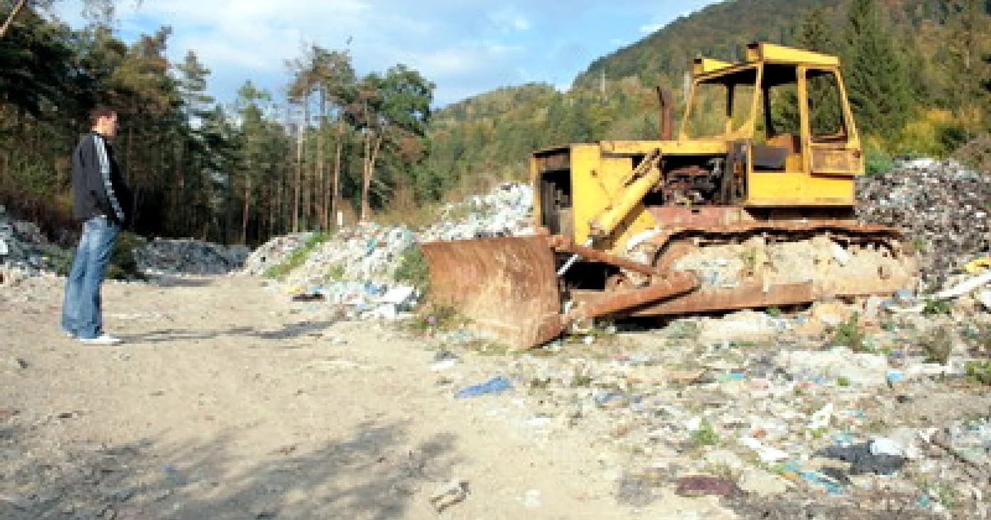 NEAMŢ: Primăria Bicaz a fost amendată pentru groapa de gunoi. Revista presei locale