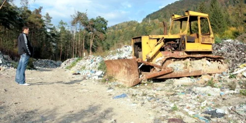 NEAMŢ: Primăria Bicaz a fost amendată pentru groapa de gunoi. Revista presei locale