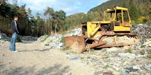 NEAMŢ: Primăria Bicaz a fost amendată pentru groapa de gunoi. Revista presei locale