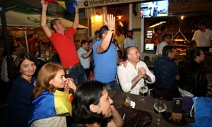 terasele pline de fani jpeg