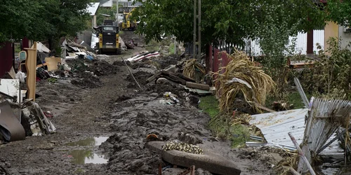 dezastru dupa inundatii galati   foto arhiepiscopia dunarii de jos6 jpg