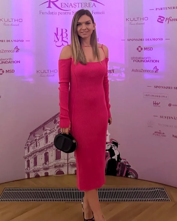 Simona Halep, în fuchsia, la gala Fundației Renașterea. FOTO: Instagram
