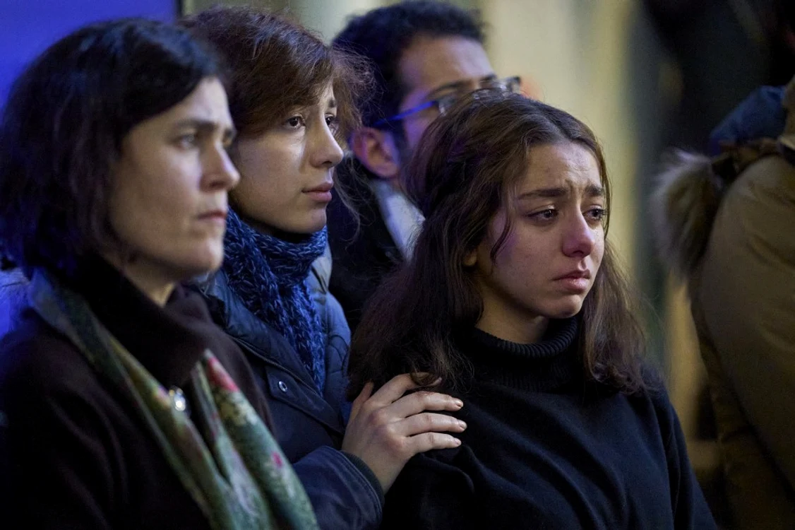 Imagine de la o slujbă ținută la Universitatea din Londra, în memoria celor patru studenți londonezi care au murit în avionul ucrainean