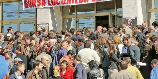 Numărul şomerilor înregistraţi la oficiile de muncă e mai mic decât cel real   