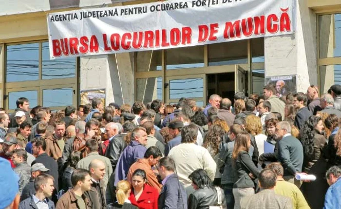 Numărul şomerilor înregistraţi la oficiile de muncă e mai mic decât cel real