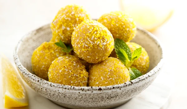 Trufe cu lamaie  Sursa foto shutterstock 2141596615 jpg