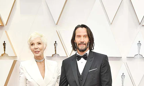 Keanu Reeves a venit la braţ cu mama Patricia jpeg
