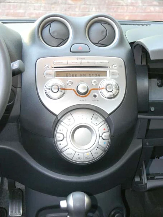 Consola centrală va surprinde pe oricine se urcă în Micra