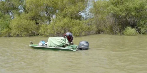 Avea o armă de vânătoare în barcă (foto: arhivă)